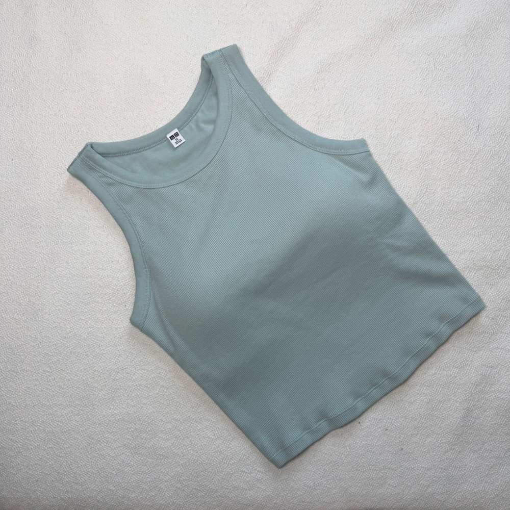 Uniqlo Ribbed Cropped Tank Top with Built-in Bra Sage Green XS 271-464427